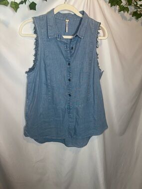 Free People Light Blue Sleeveless Chambray Button-Down Shirt